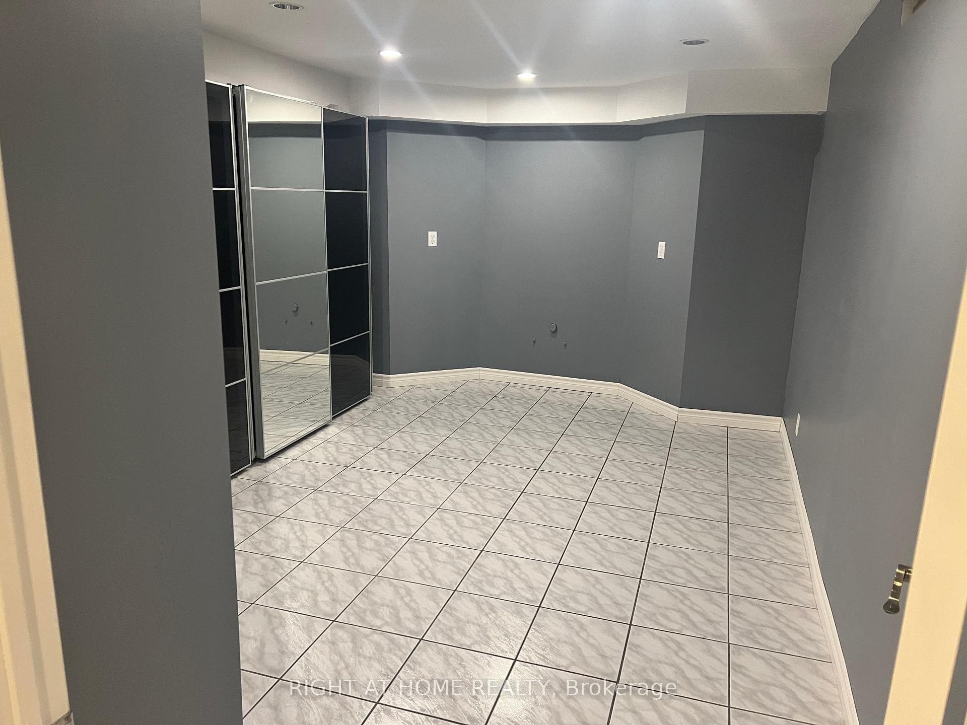 272 Nahani Way Unit Basement photo 11
