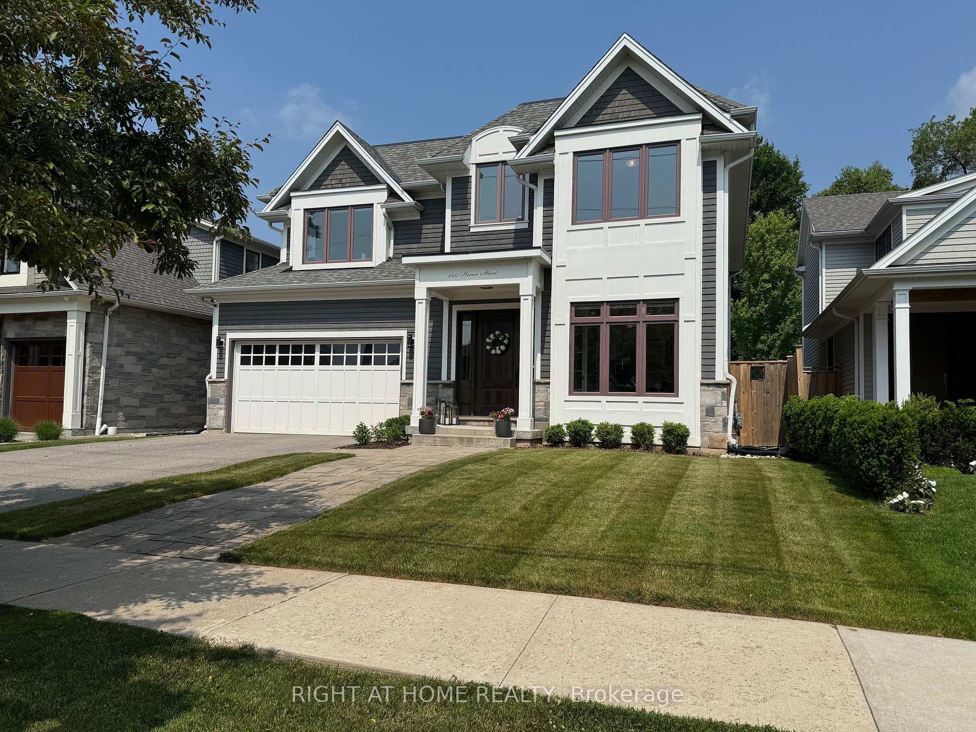 2357 Hixon Street photo 1