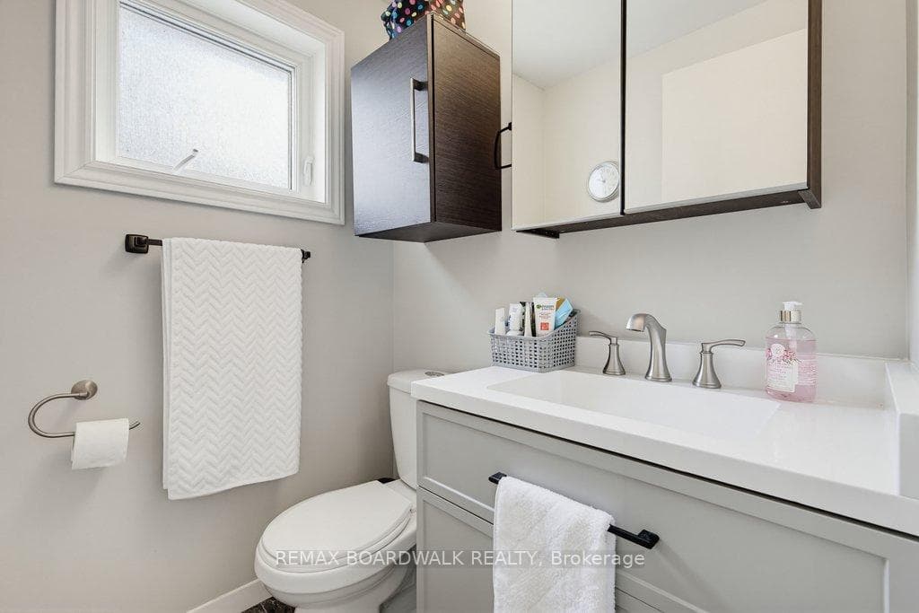 2 Piece Ensuite Bathroom