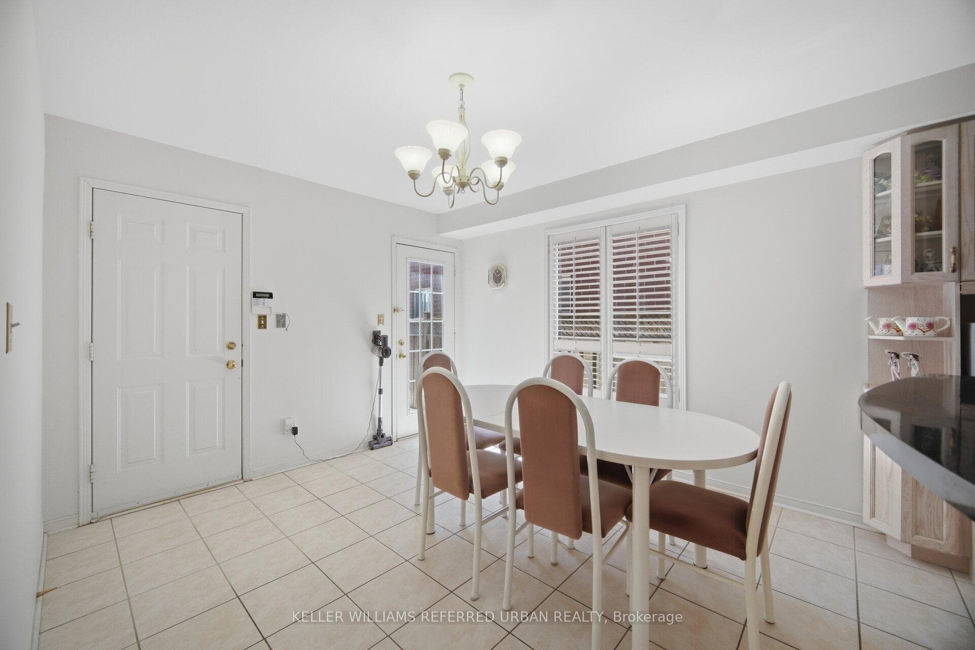239 Drummond Drive photo 12