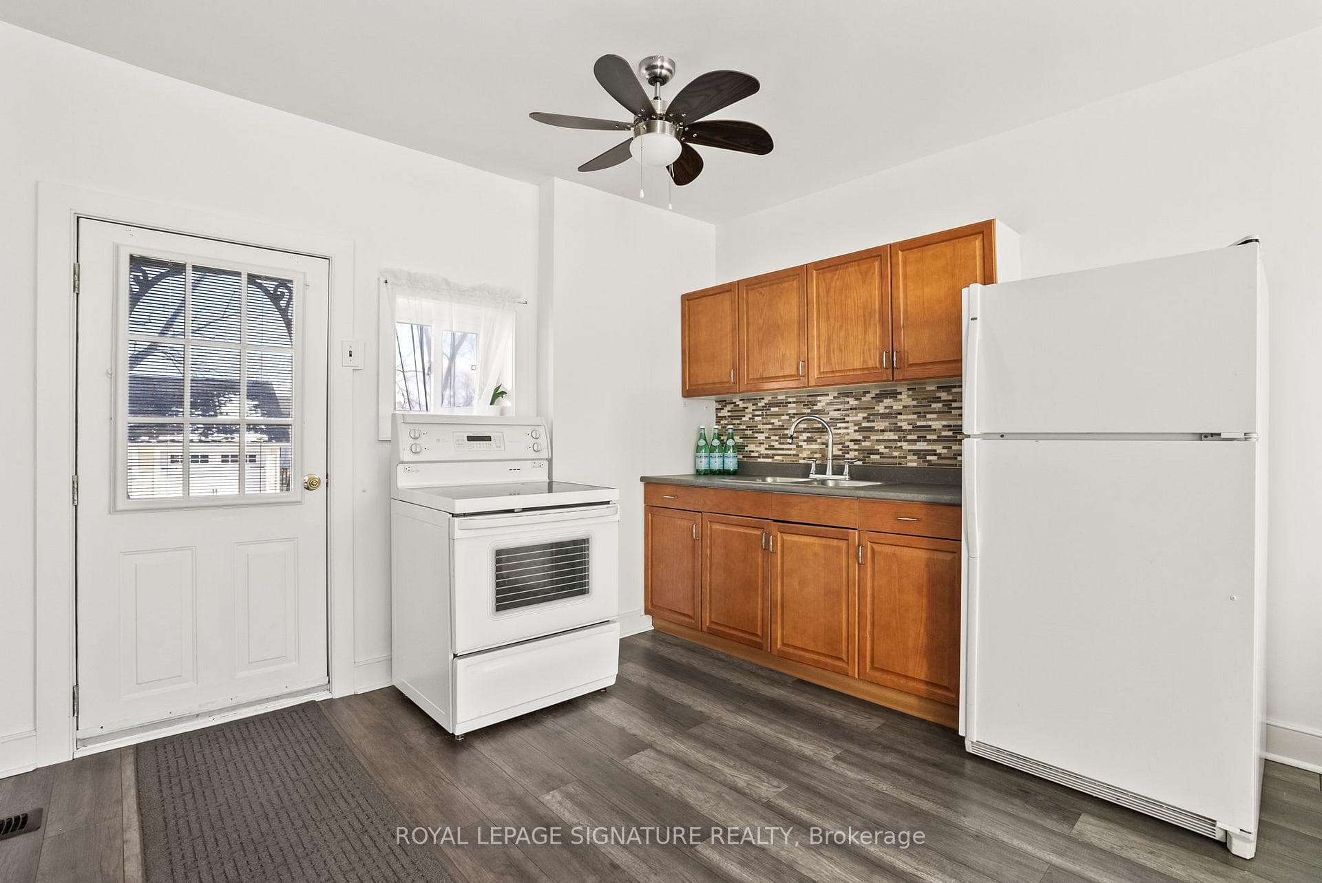 1035-39 DUNBARTON Road photo 22