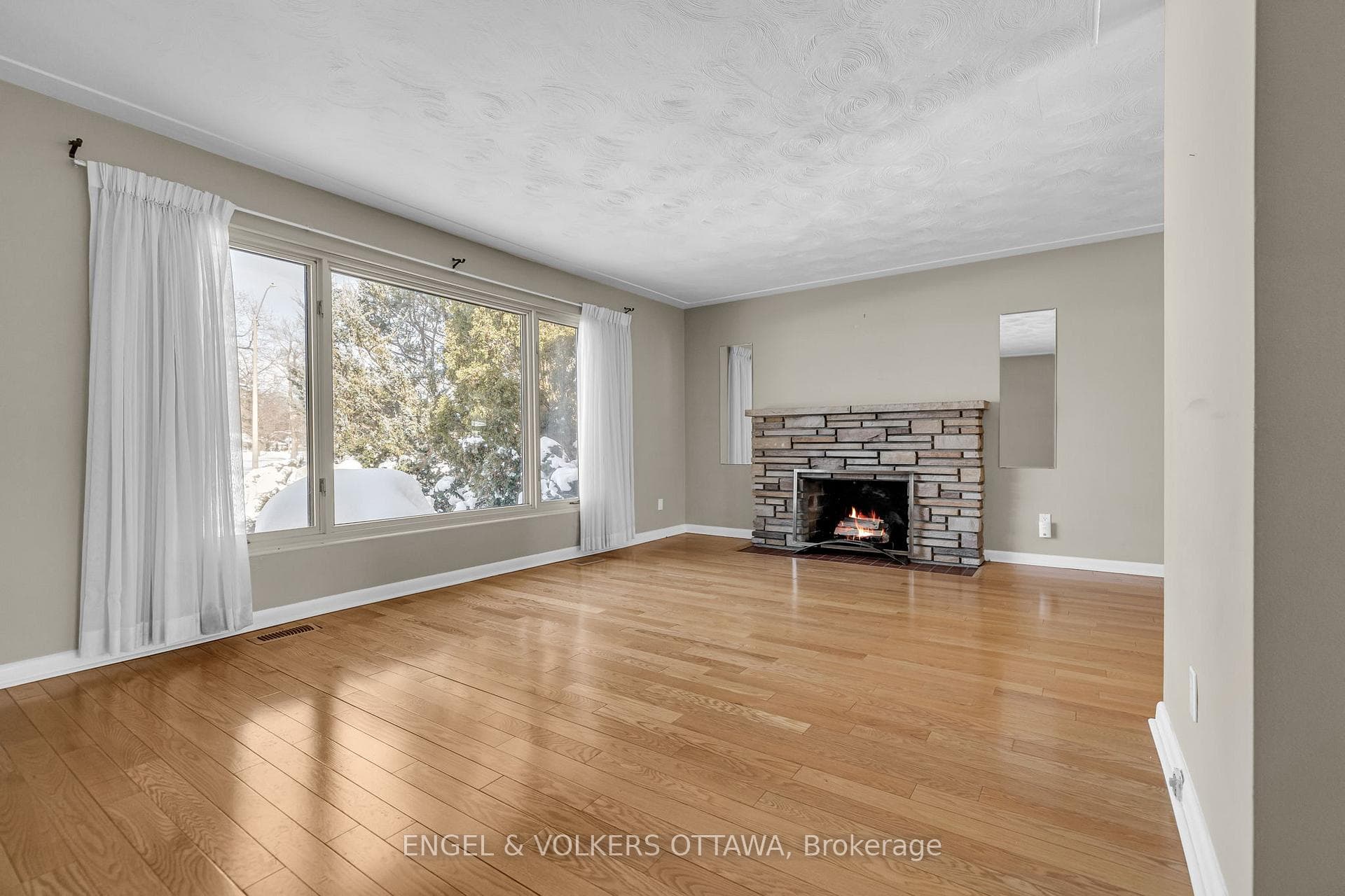 710 Sherbourne Road photo 6