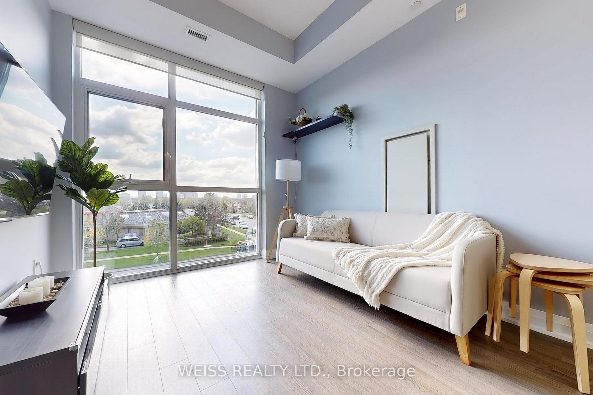 8763 Bayview Avenue Unit 311 photo 12