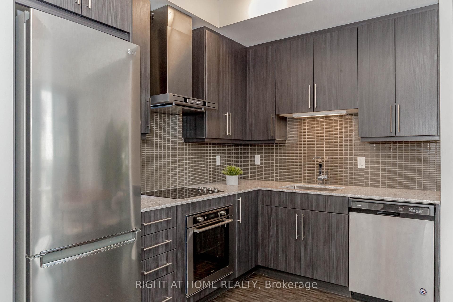 2093 Fairview Street Unit 709 photo 9