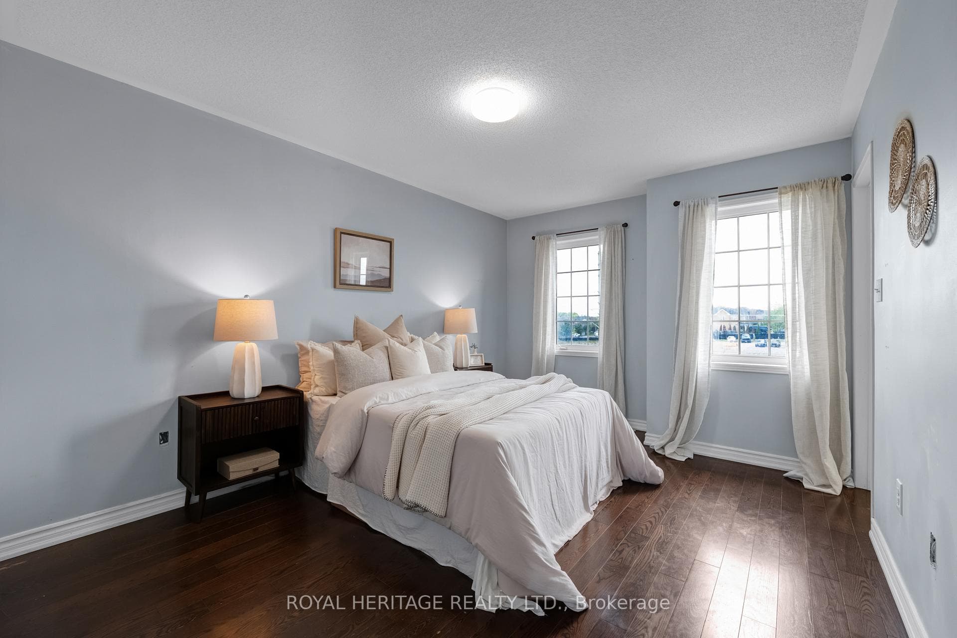 497 Rossland Road photo 17