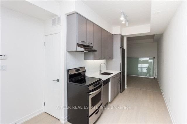 1321 Gerrard Street Unit 13 photo 4