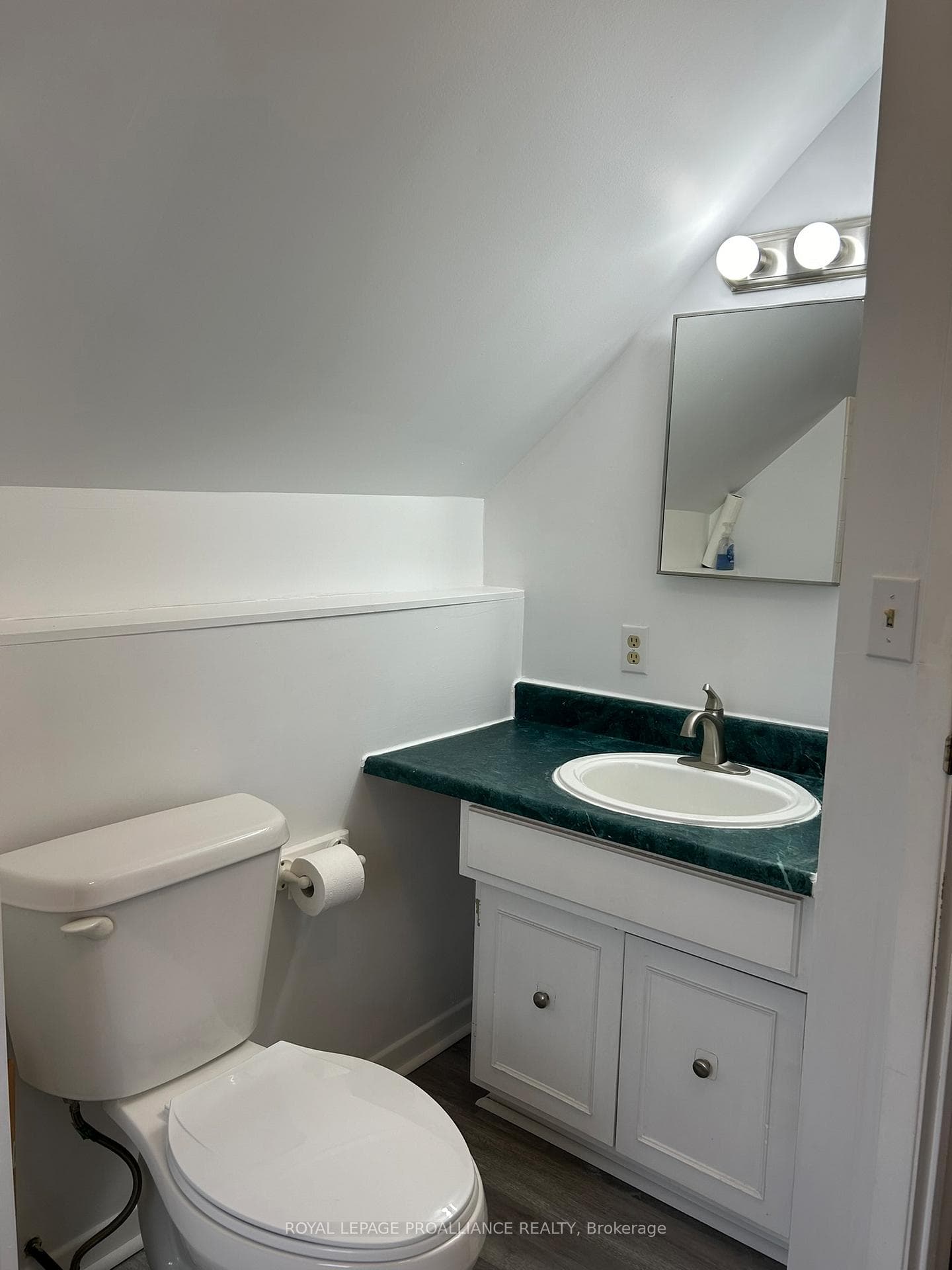 8 Addison Street photo 13