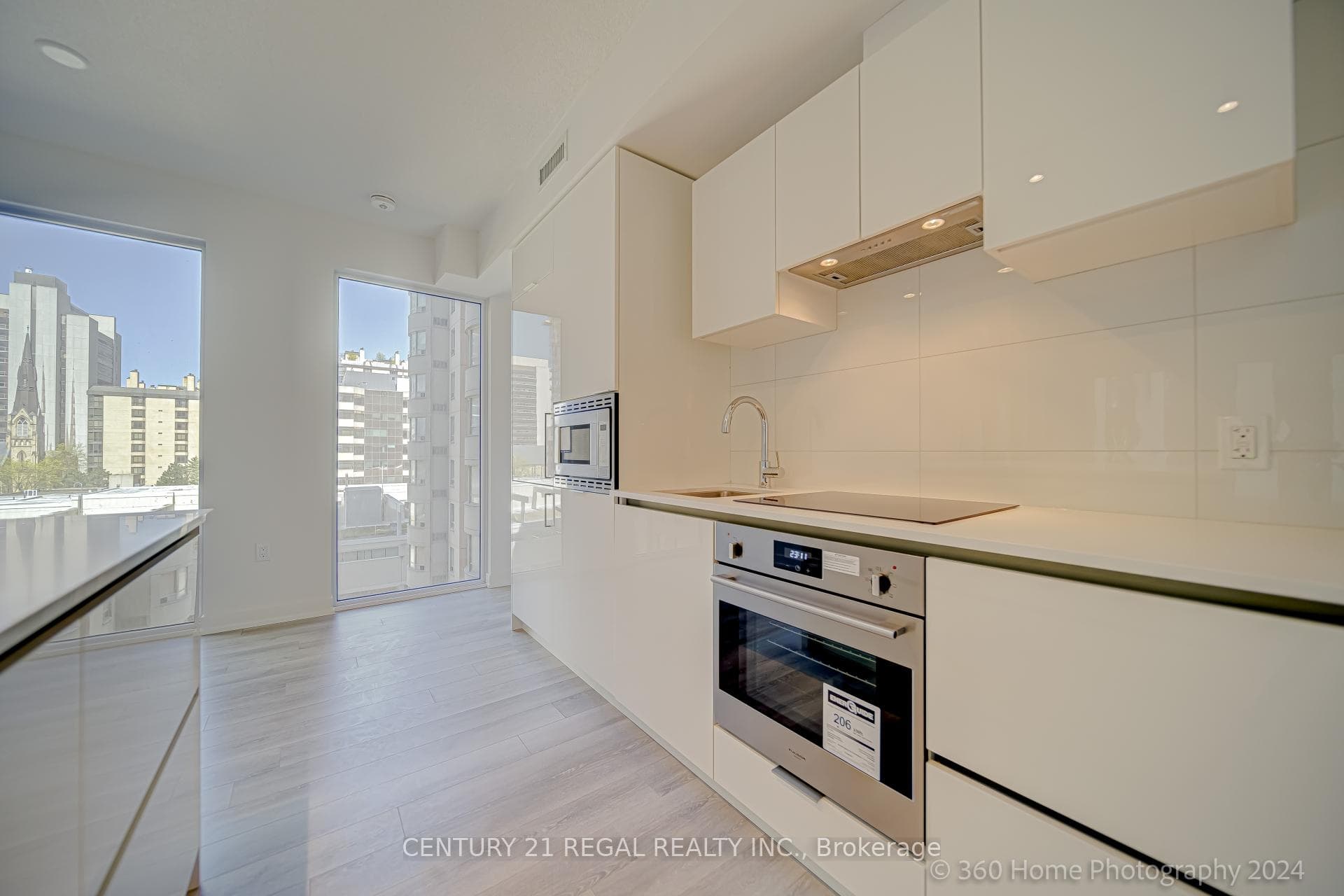 238 Simcoe Street Unit 508 photo 9