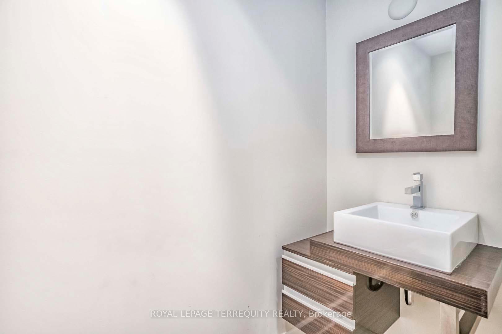 676 Sheppard Avenue Unit 607 photo 23