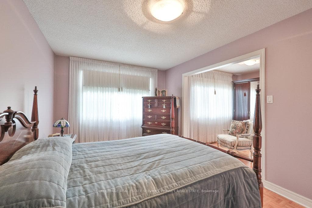 5310 Shackleton Way photo 18