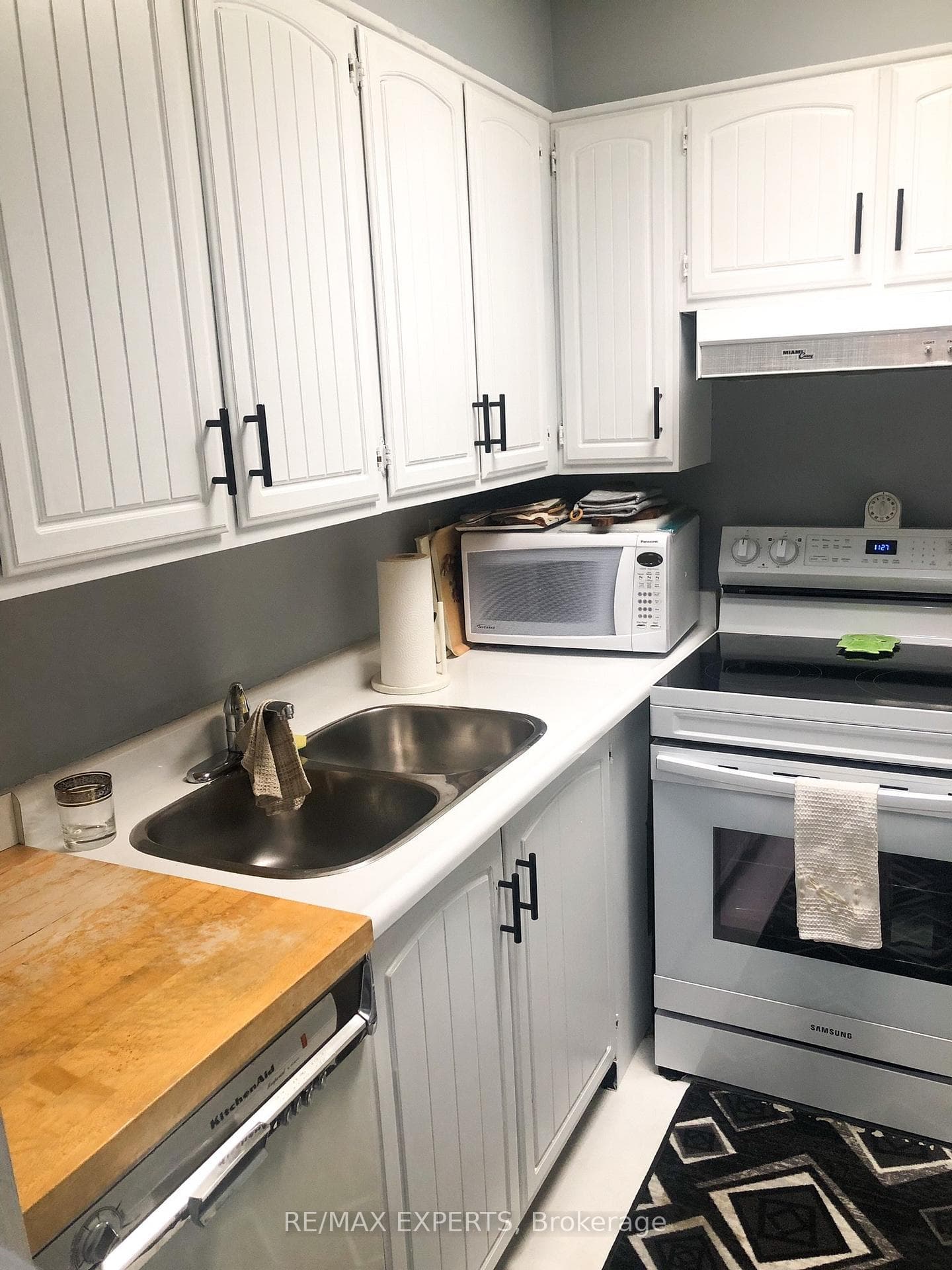 33 Harbour Square Unit 1013 photo 5