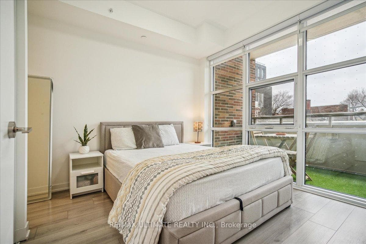 1787 St Clair Avenue Unit 220 photo 15