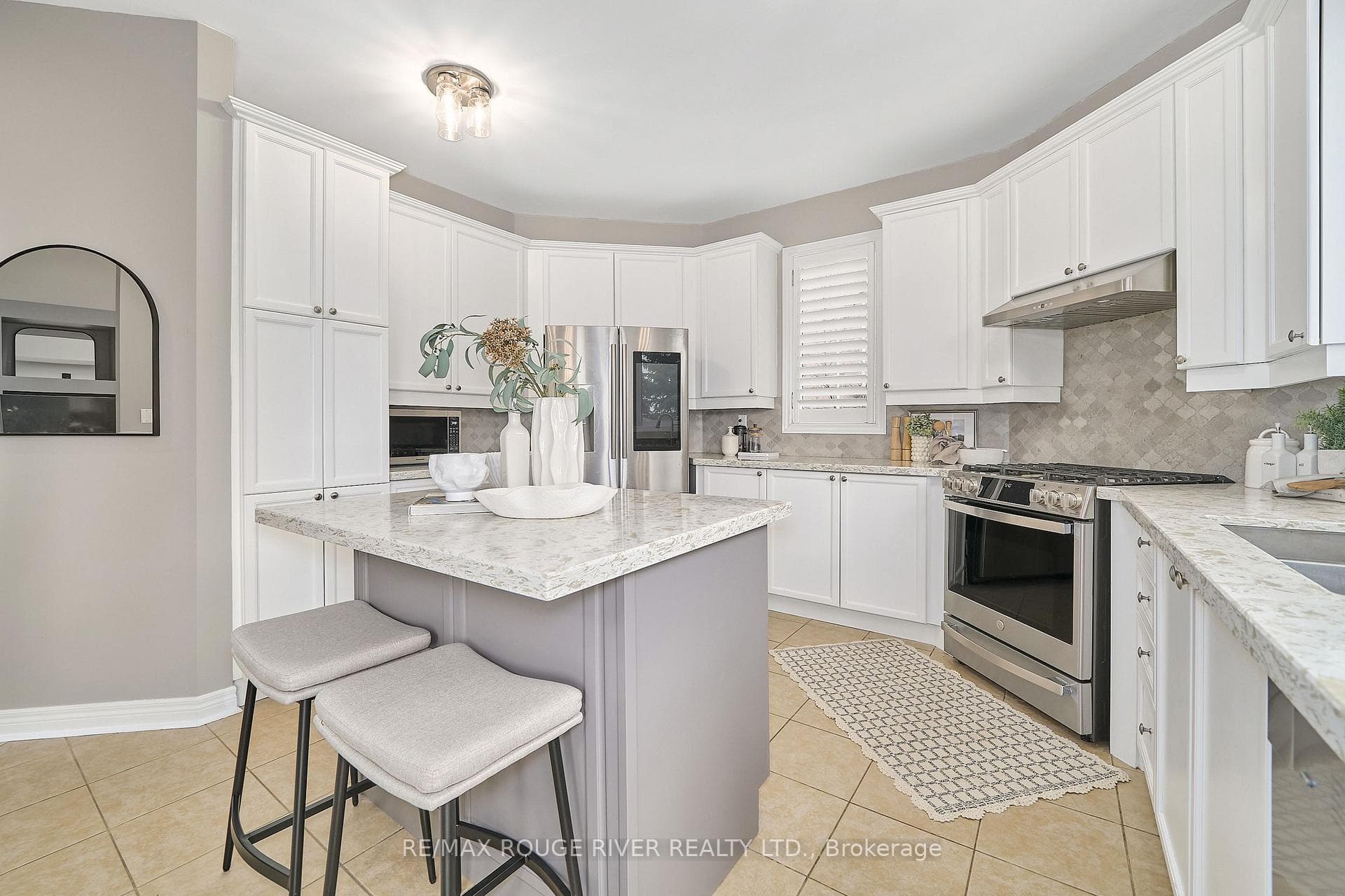 51 Vineyard Avenue photo 11