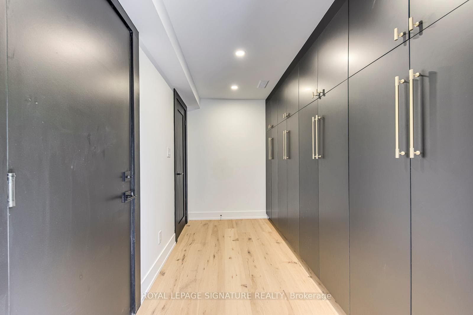 11024 Trafalgar Road photo 15