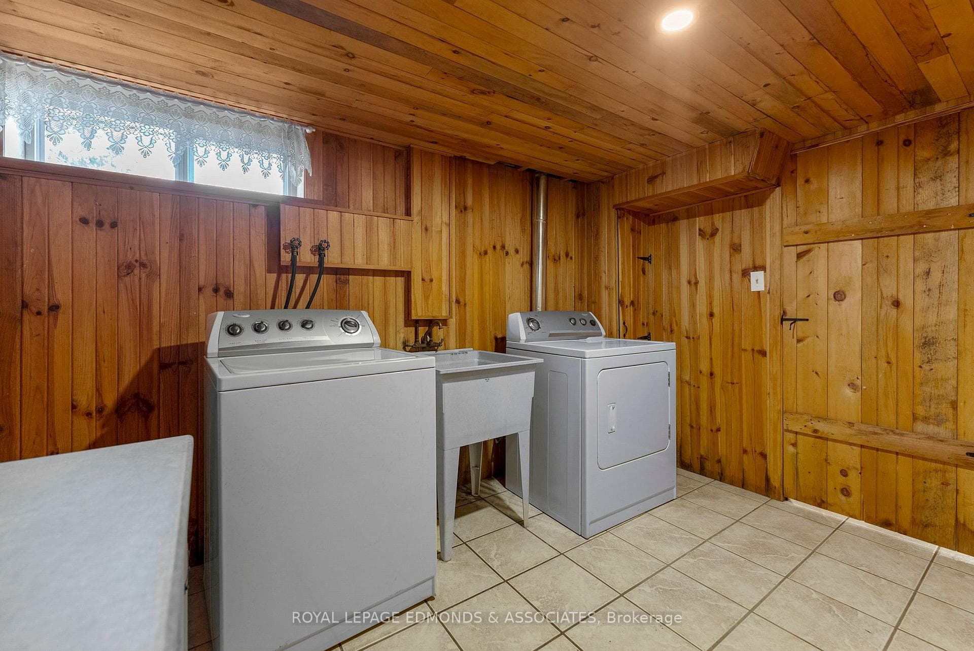 2323 B Line Road photo 22