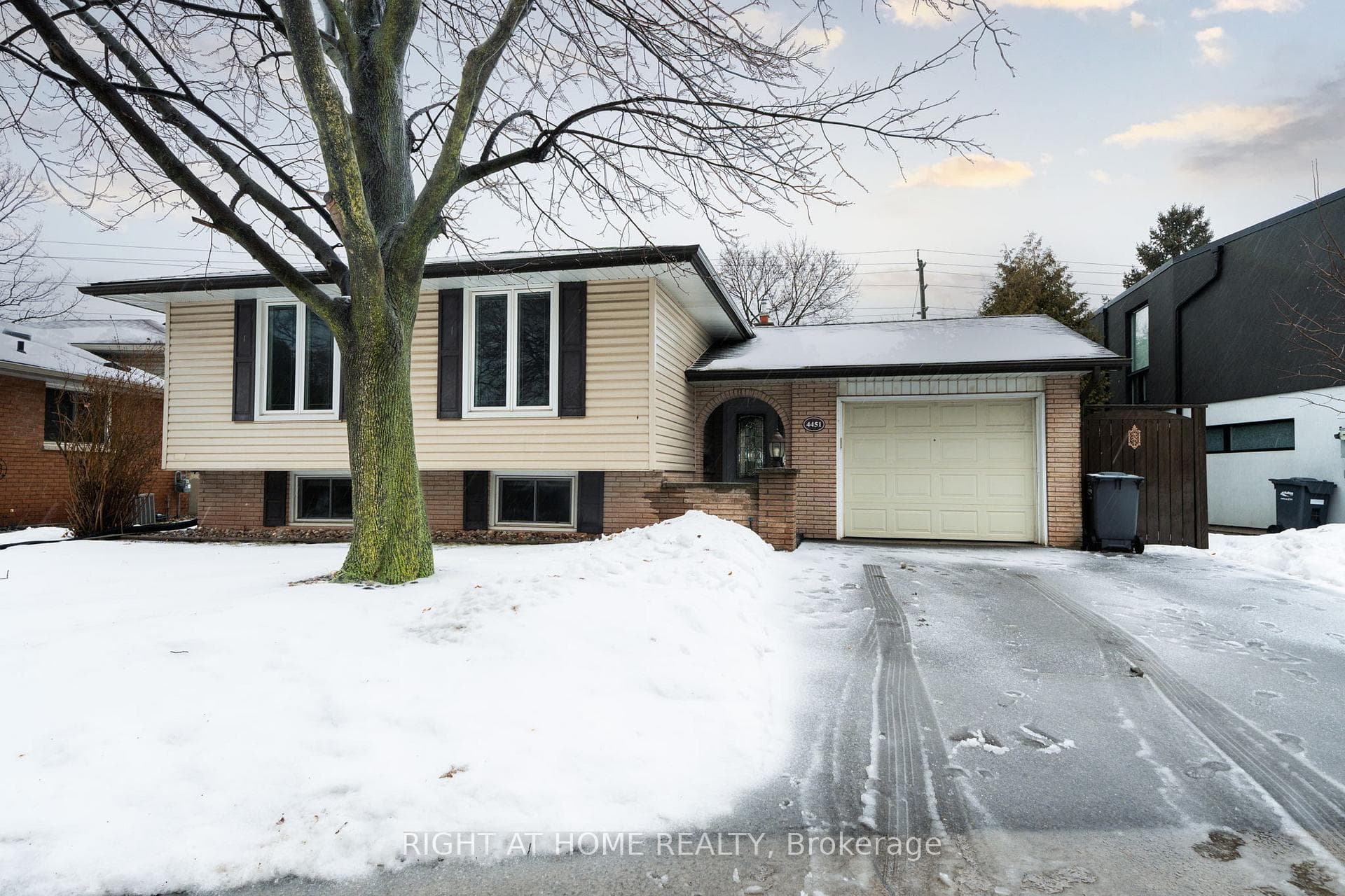 4451 Bennett Road photo 1