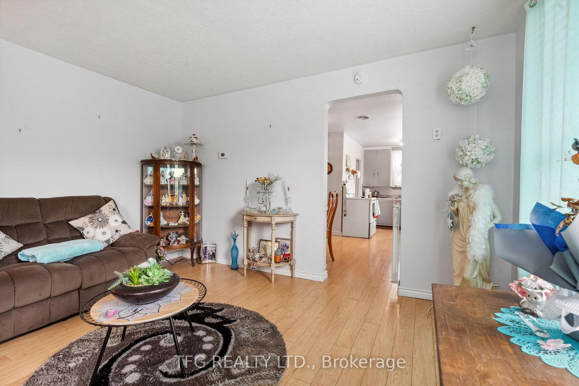 2658 Solina Road photo 4