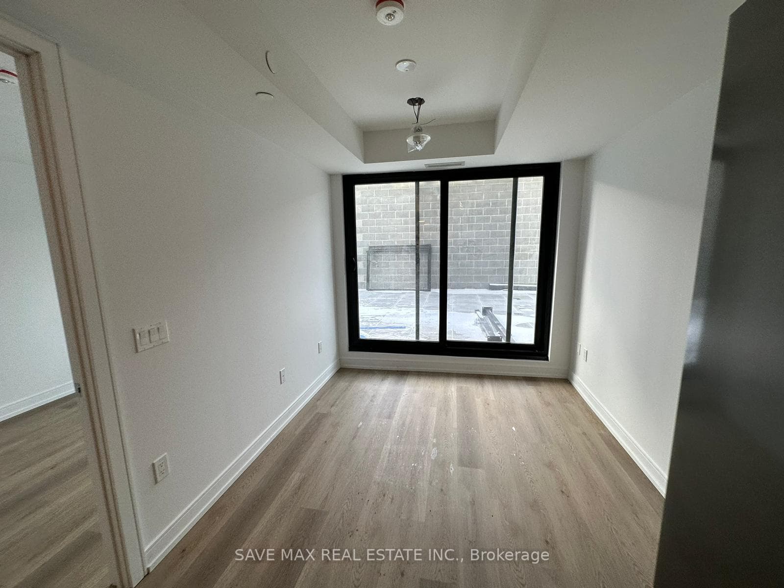1 Jarvis Street Unit 302 photo 3