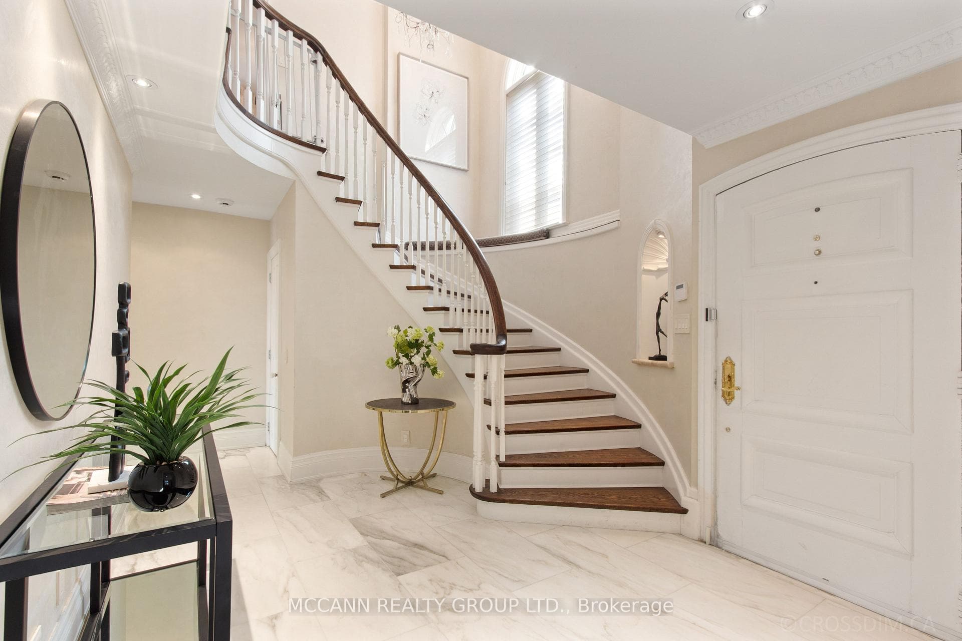 27 Strathgowan Crescent photo 6