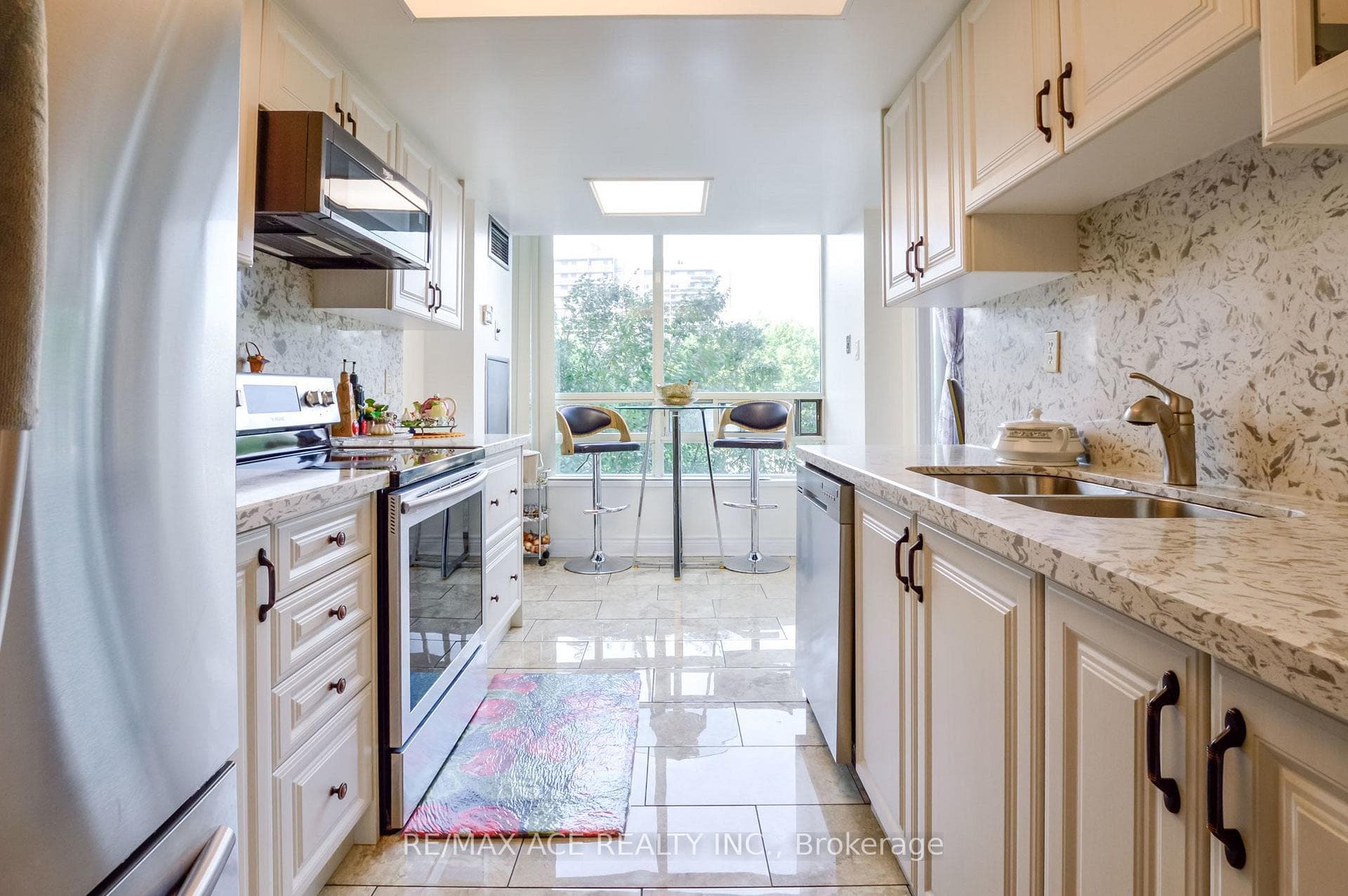 75 King Street Unit 201 photo 16