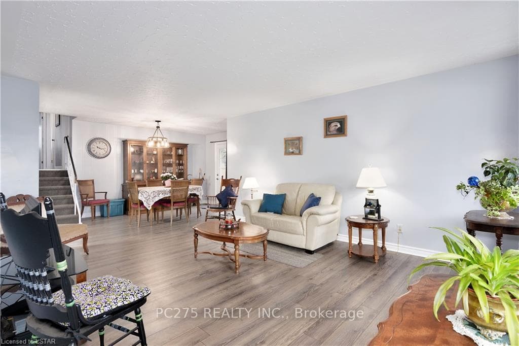 21 STONEY Court photo 12