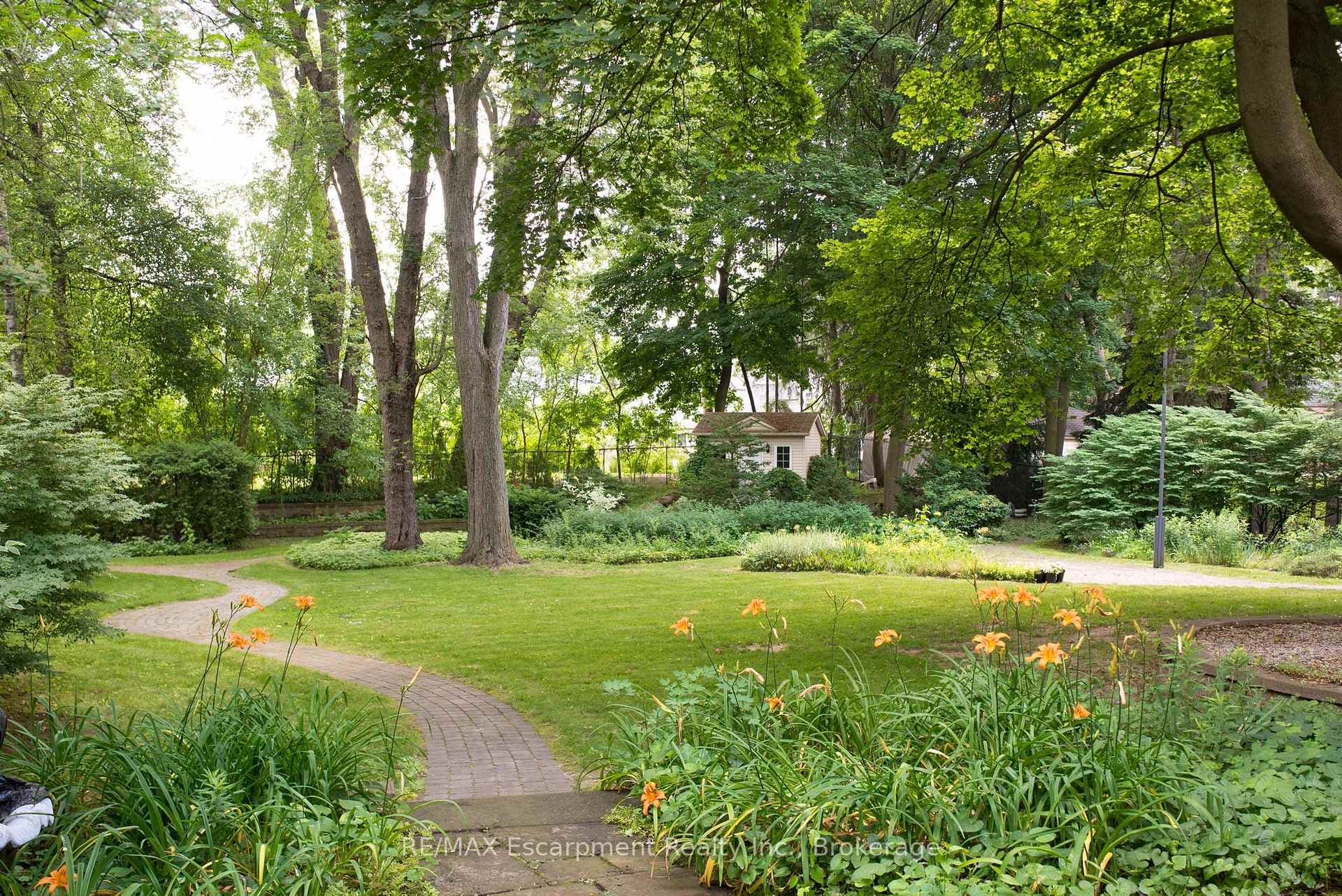 488 Macdonald Road photo 11