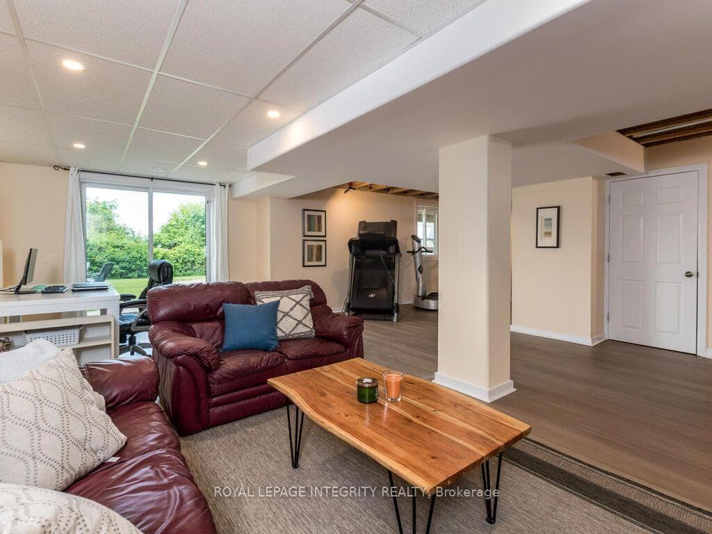 111 Comba Drive photo 29