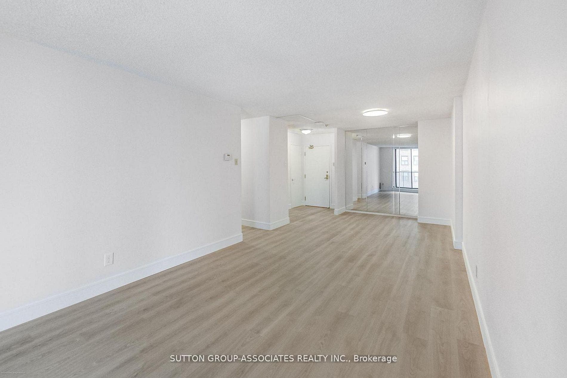 250 Jarvis Street Unit 804 photo 17