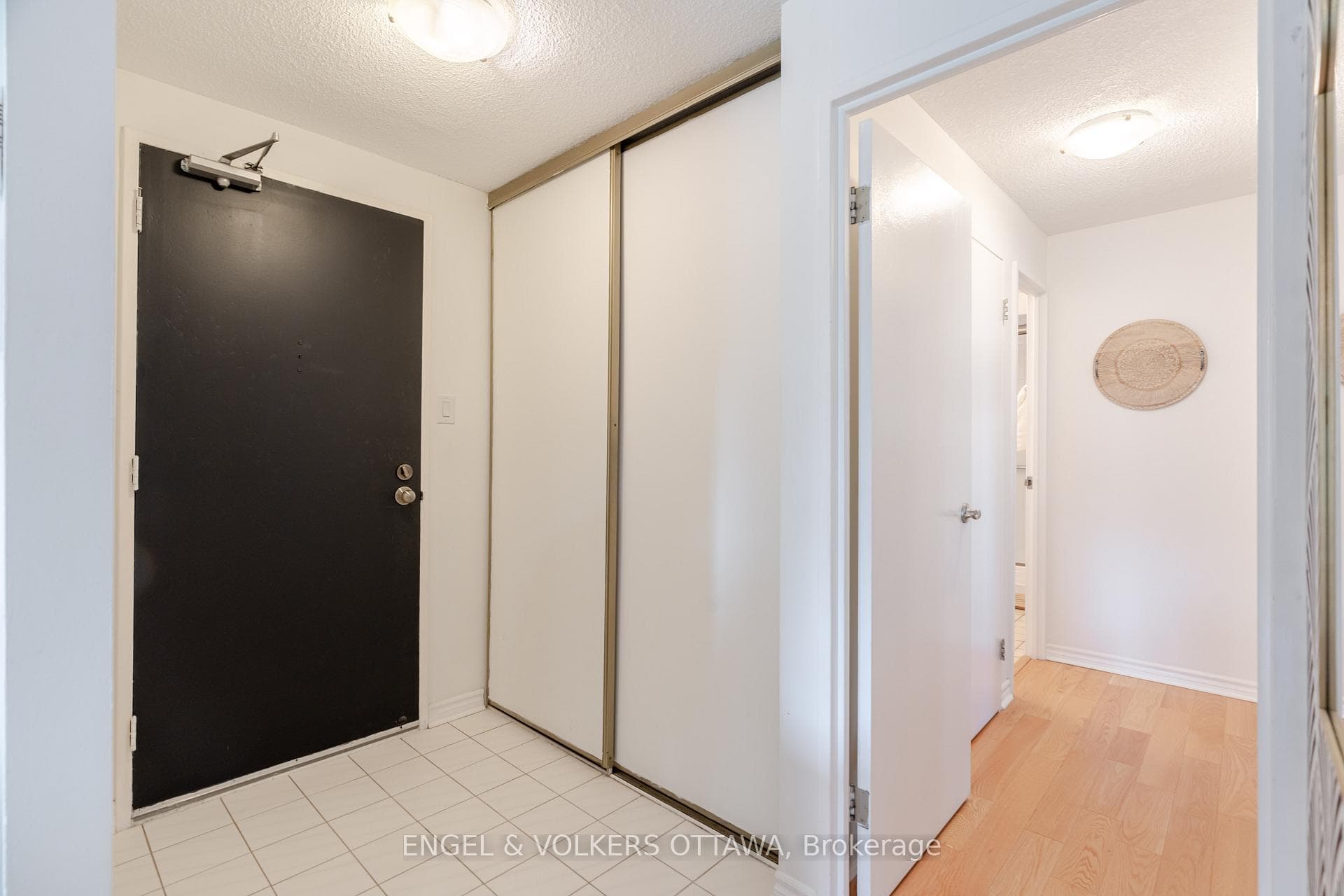 1171 Ambleside Drive Unit 606 photo 8