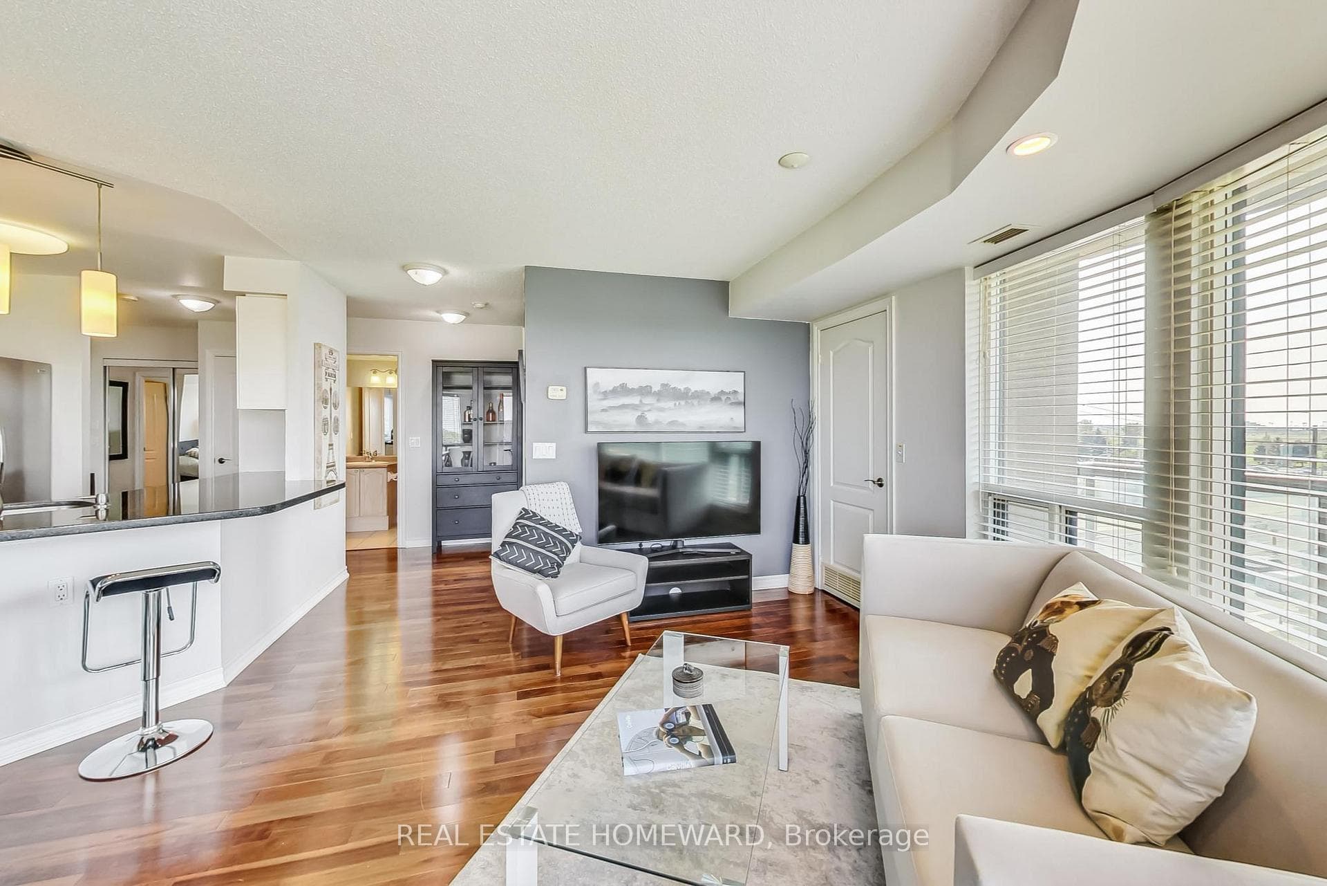 1030 Sheppard Avenue Unit 513 photo 6
