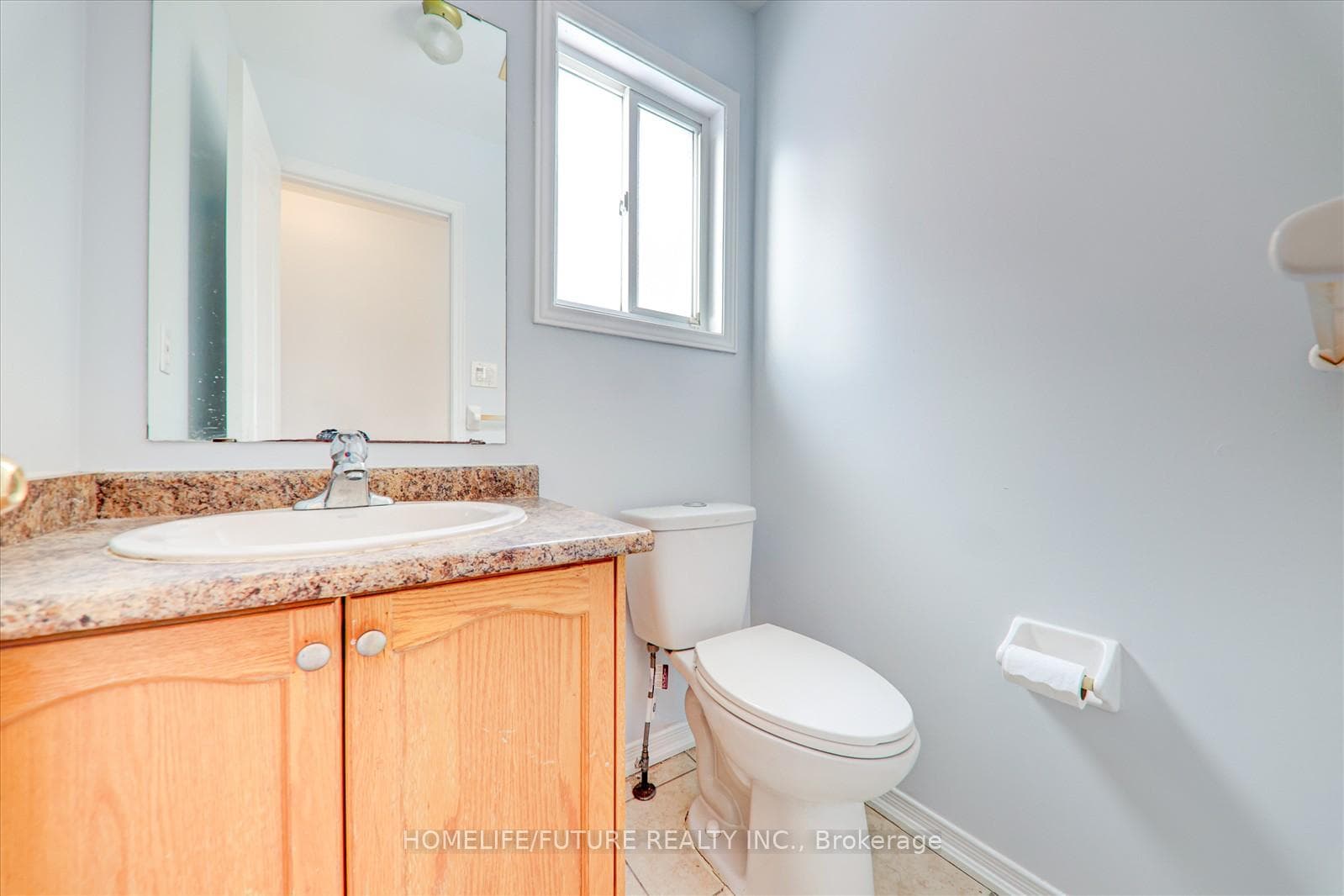 147 Passfield Trail Unit Main photo 6