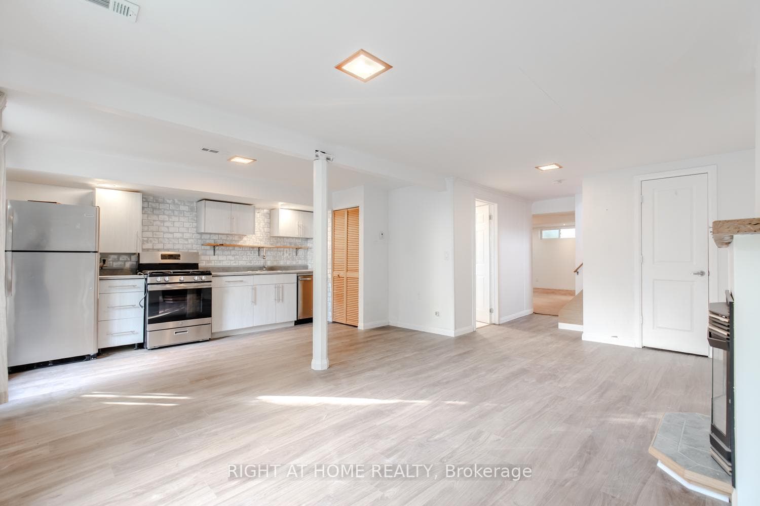 12 Murellen Crescent photo 6