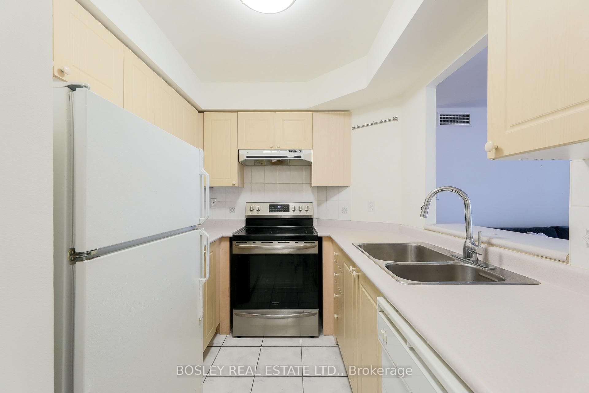 99 Hayden Street Unit 806 photo 4