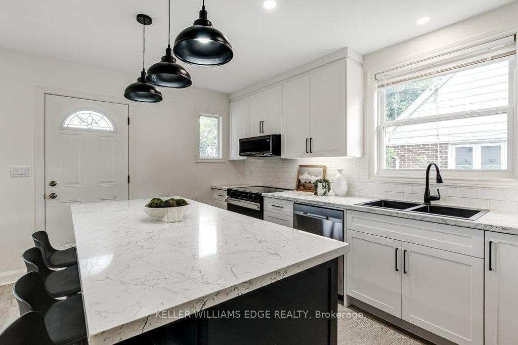 202 Erindale Avenue photo 6