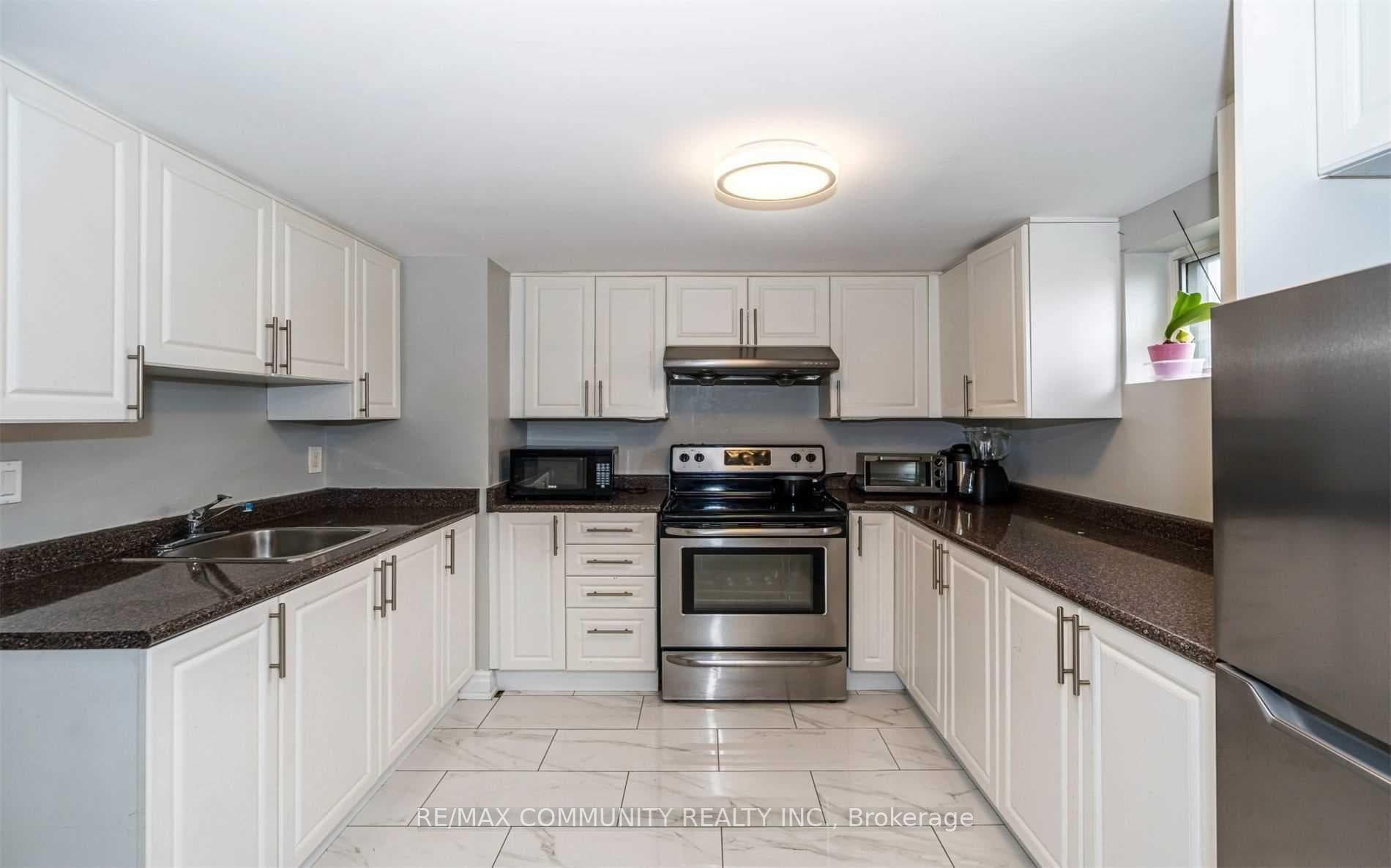 2 Hollyhedge Drive Unit Main photo 7