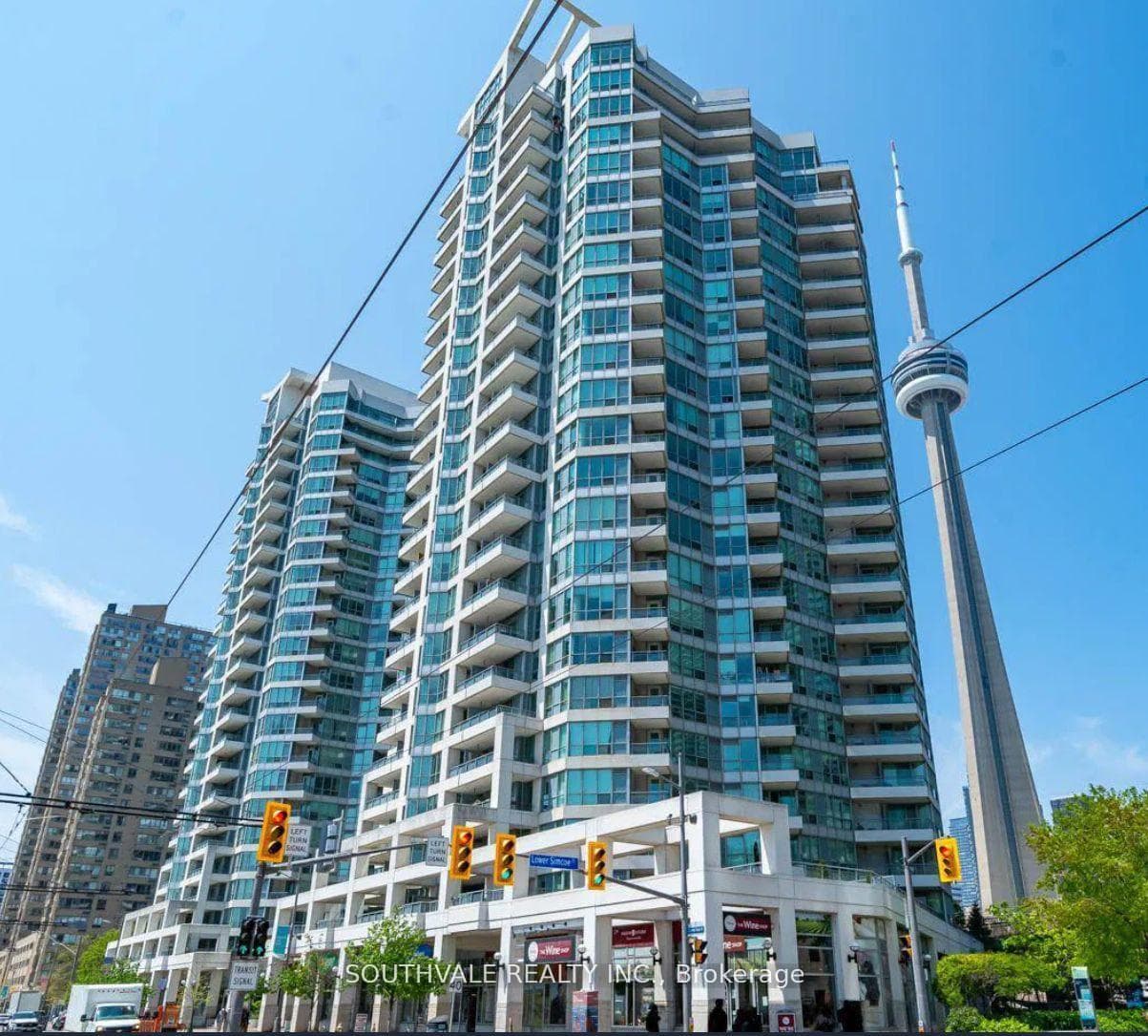 228 Queens Quay Unit 612 photo 1
