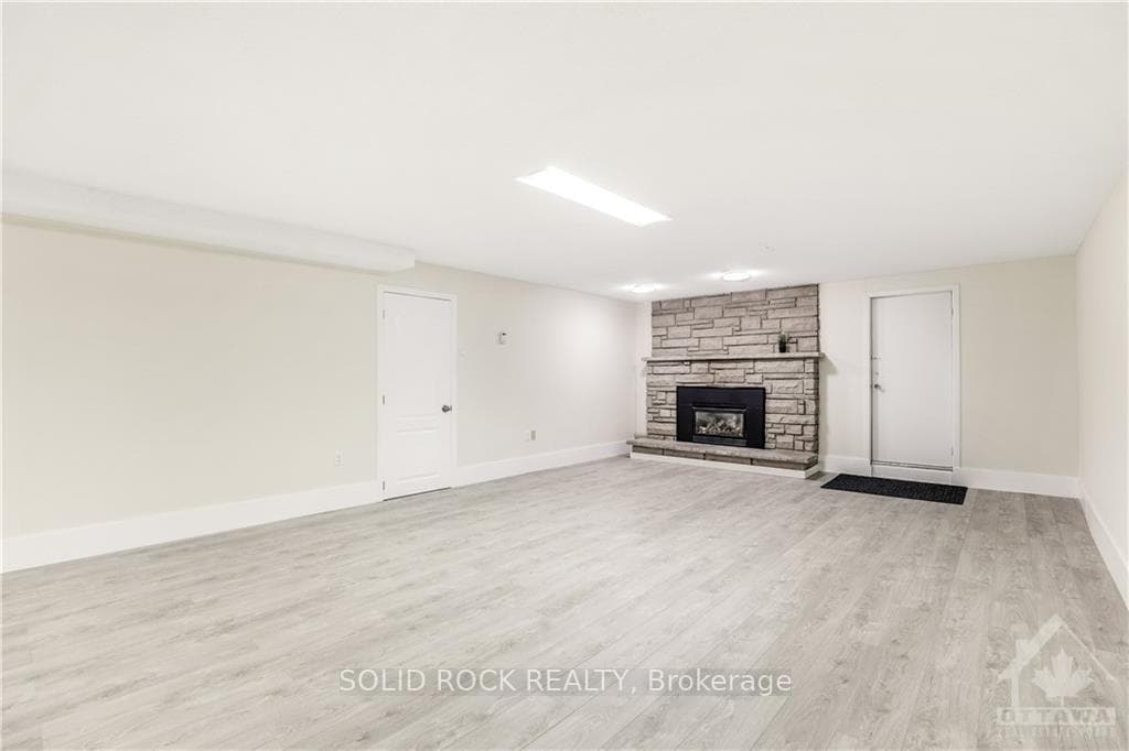 273 ROGER Road photo 19