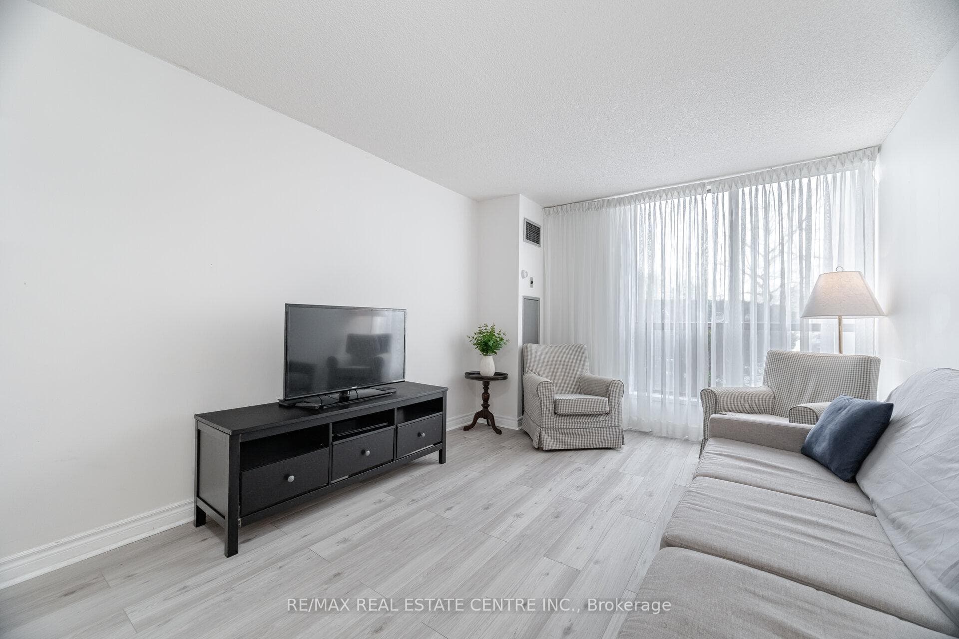 1111 Bough Beeches Boulevard Unit 103 photo 14