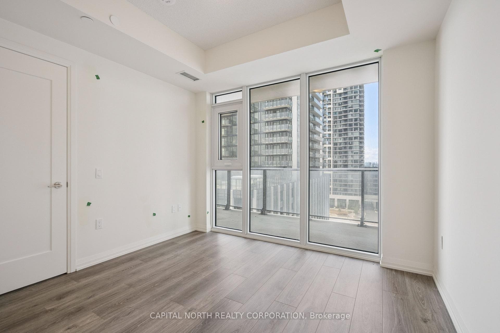 8960 Jane Street Unit 815 photo 23