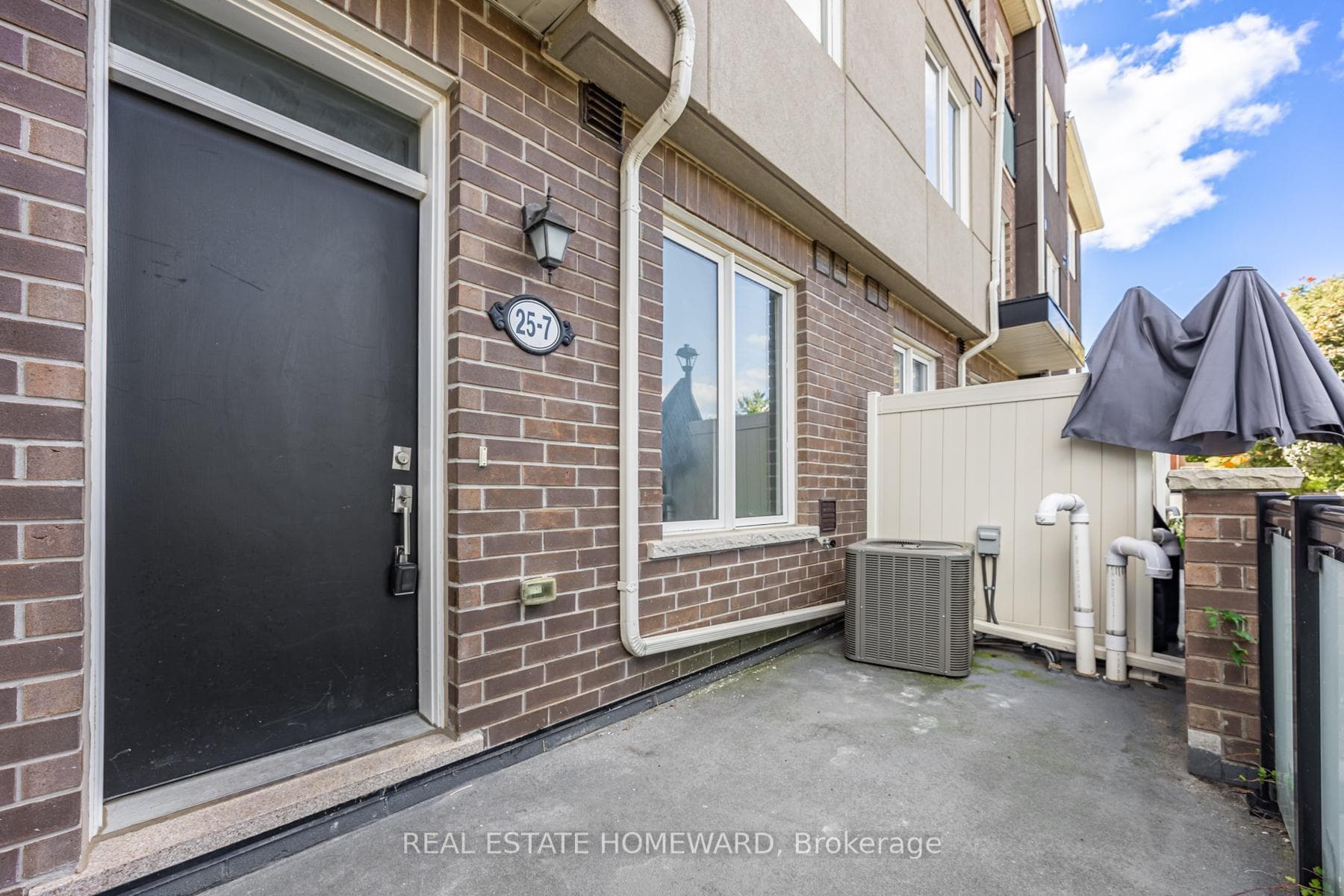 25 Heron Park Place Unit 7 photo 3