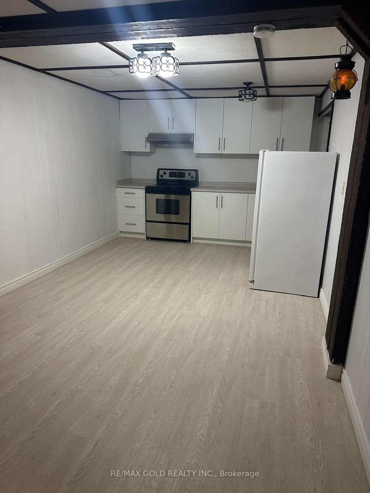 1226 Owen Court photo 9