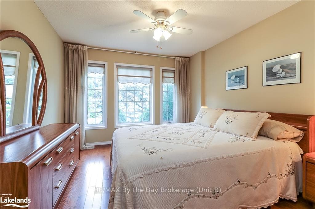34 CRANBERRY Heights photo 23