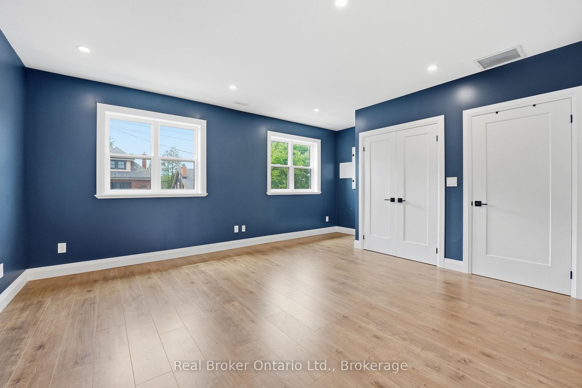 58 ROSSLYN Avenue Unit Unit 2 photo 12