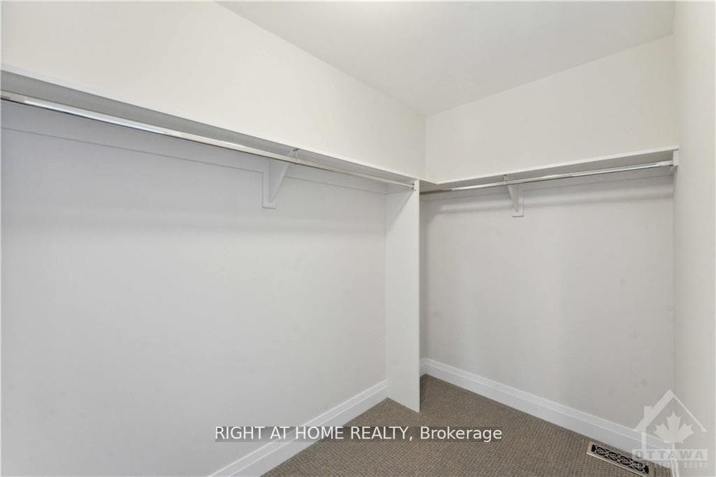 walk in closet