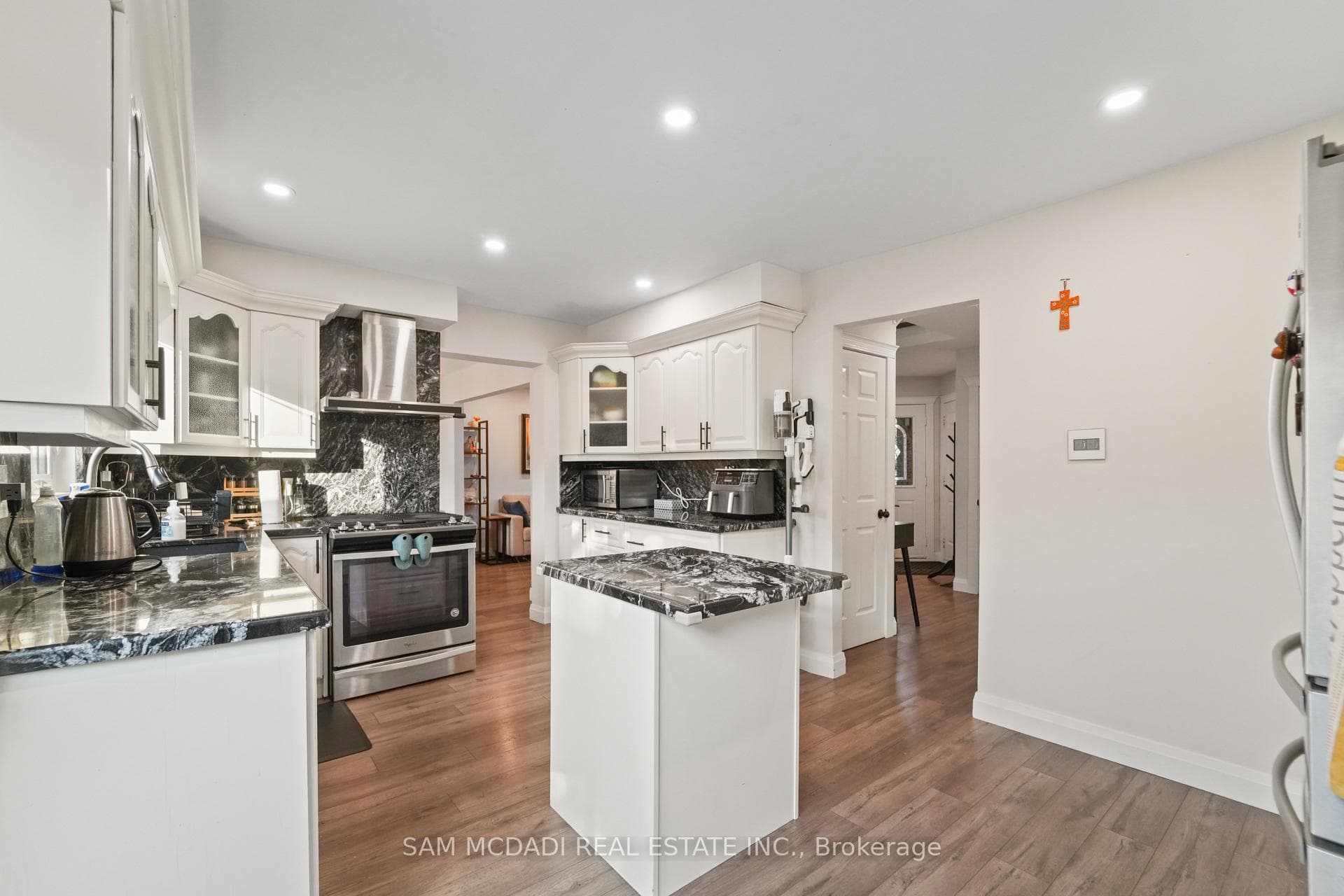 6251 Saltmarsh Court photo 17