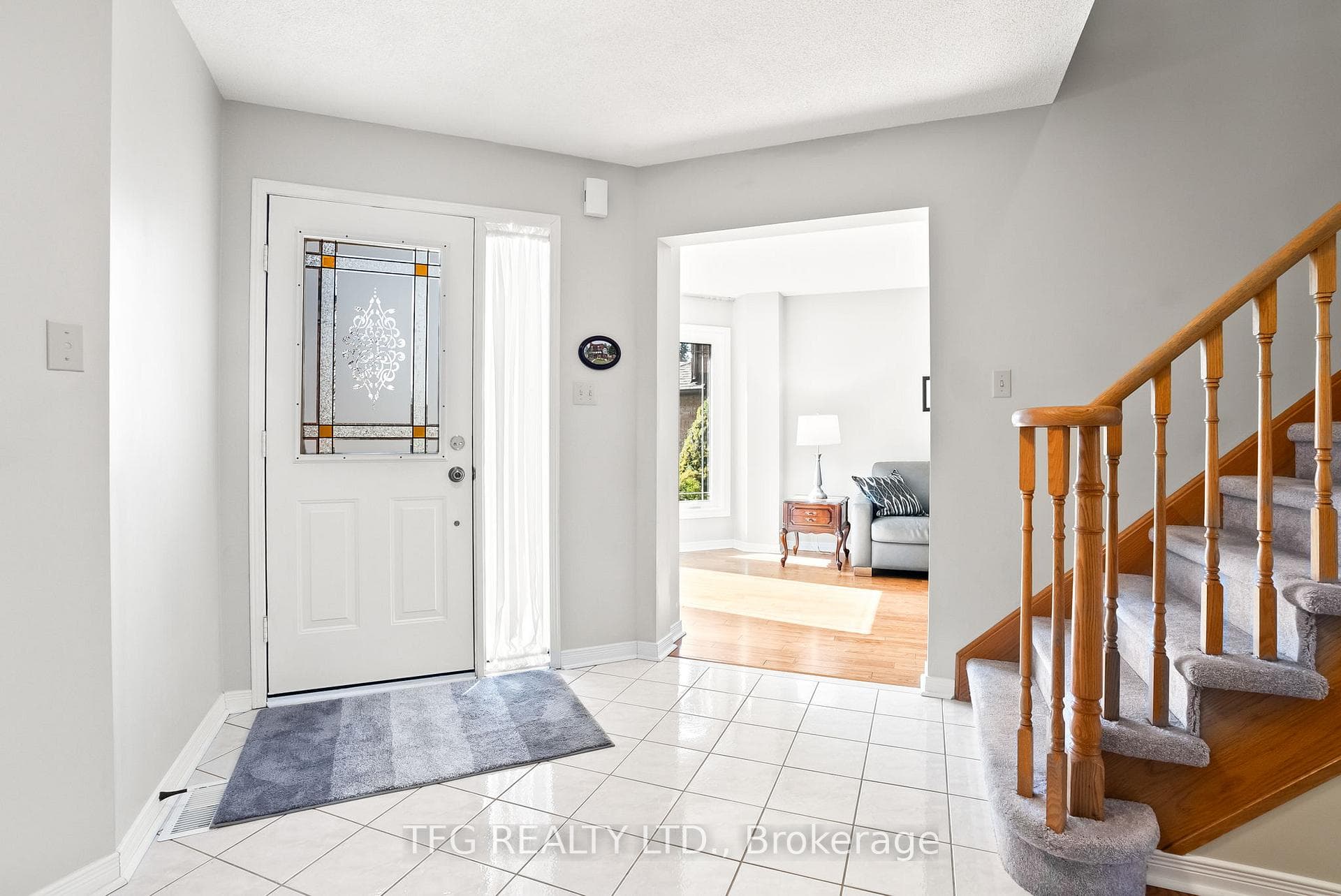 99 Fernlea Crescent photo 5