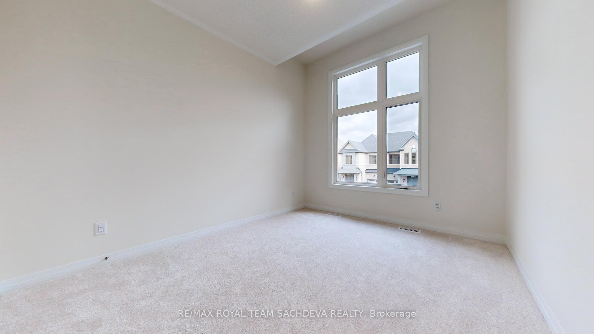 2930 Nakina Street photo 24