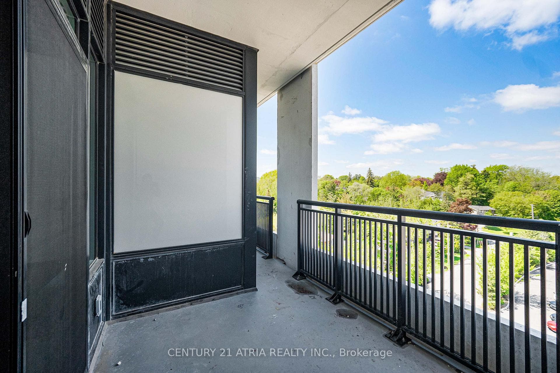 259 The Kingsway N/A Unit 712 photo 1