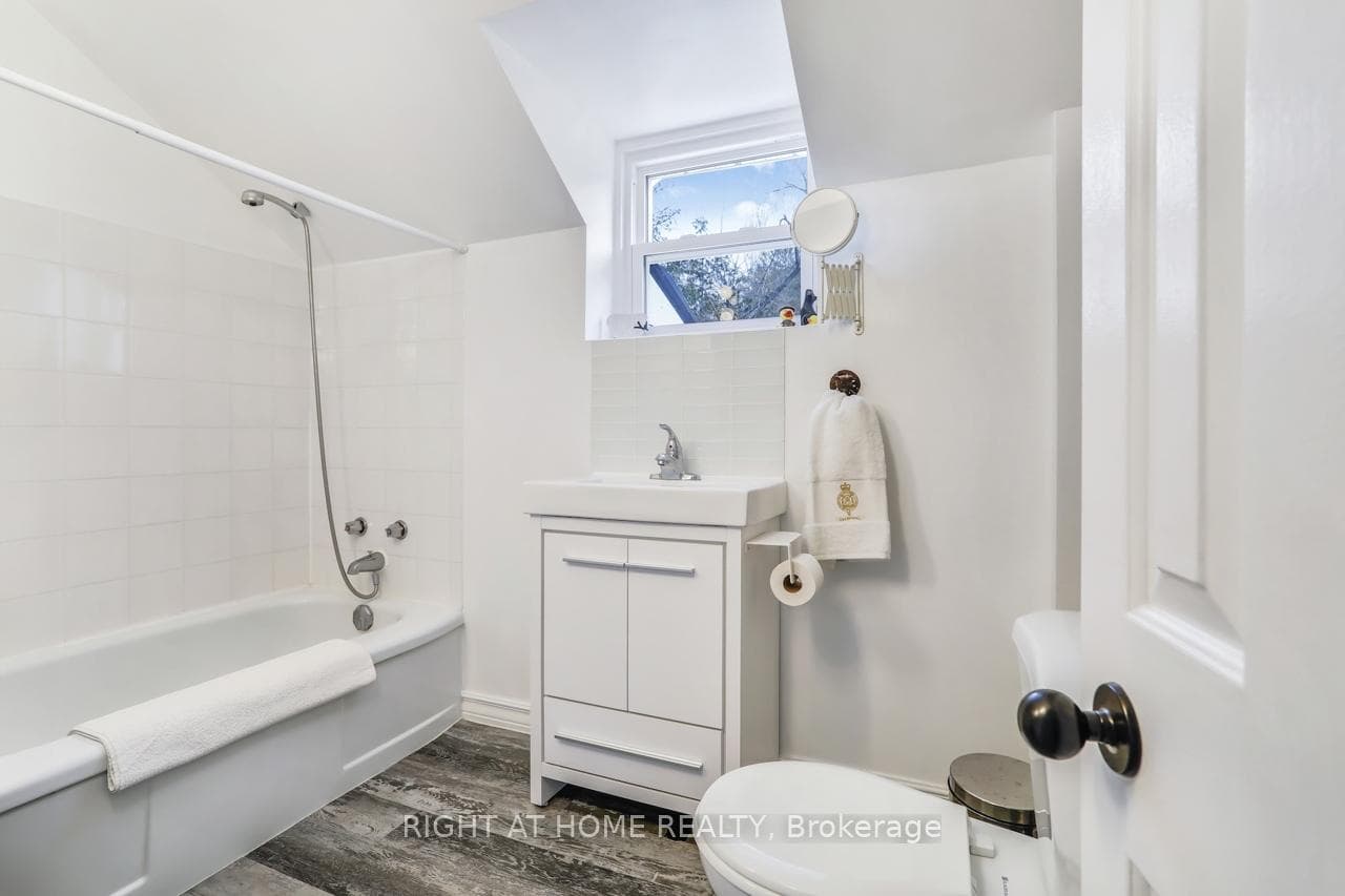 116 Colborne Street photo 23