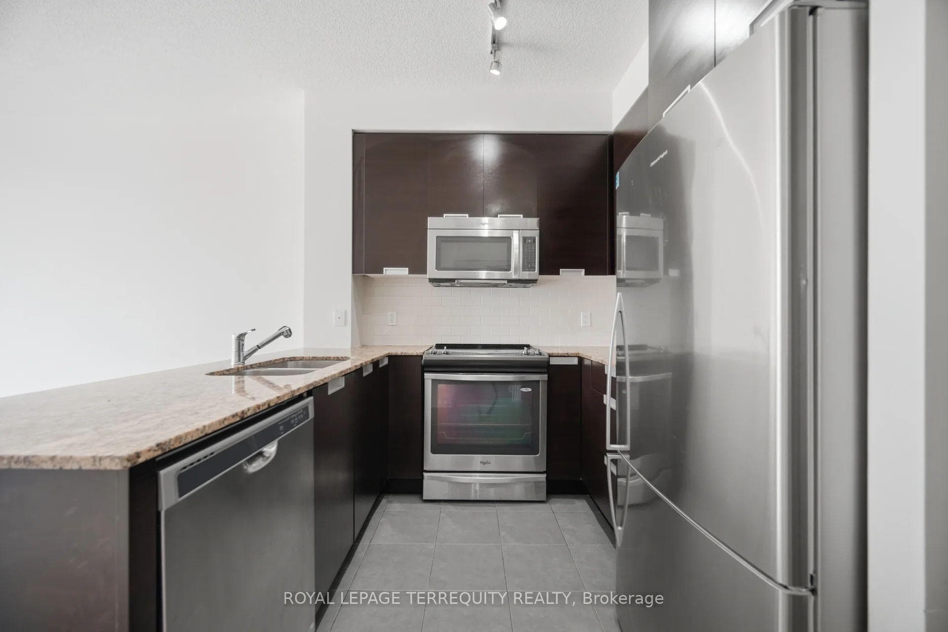 75 Eglinton Avenue Unit 703 photo 10